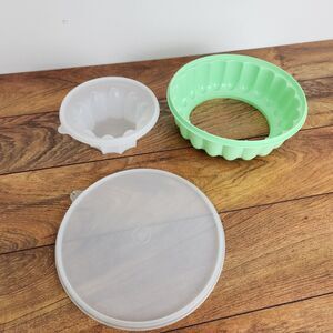 Vintage Tupperware 3 pcs Jello Mold Jell-N-Serve Mint Green with Insert & Lid